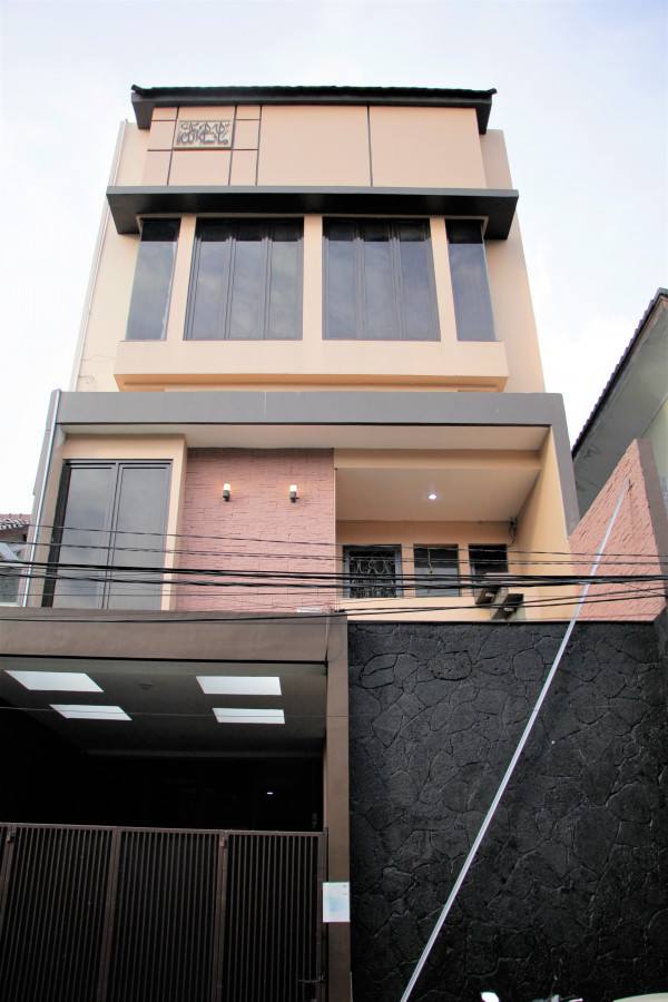 [328B4C] Dijual Rumah Mewah Condet Jakarta Timur (Strategis)